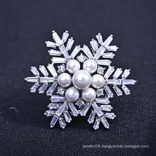 Making mothers day brooch gift,new trendy zircon and freshwater pearl snowflake brooch